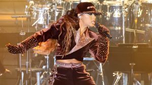 Victoria Monét performing