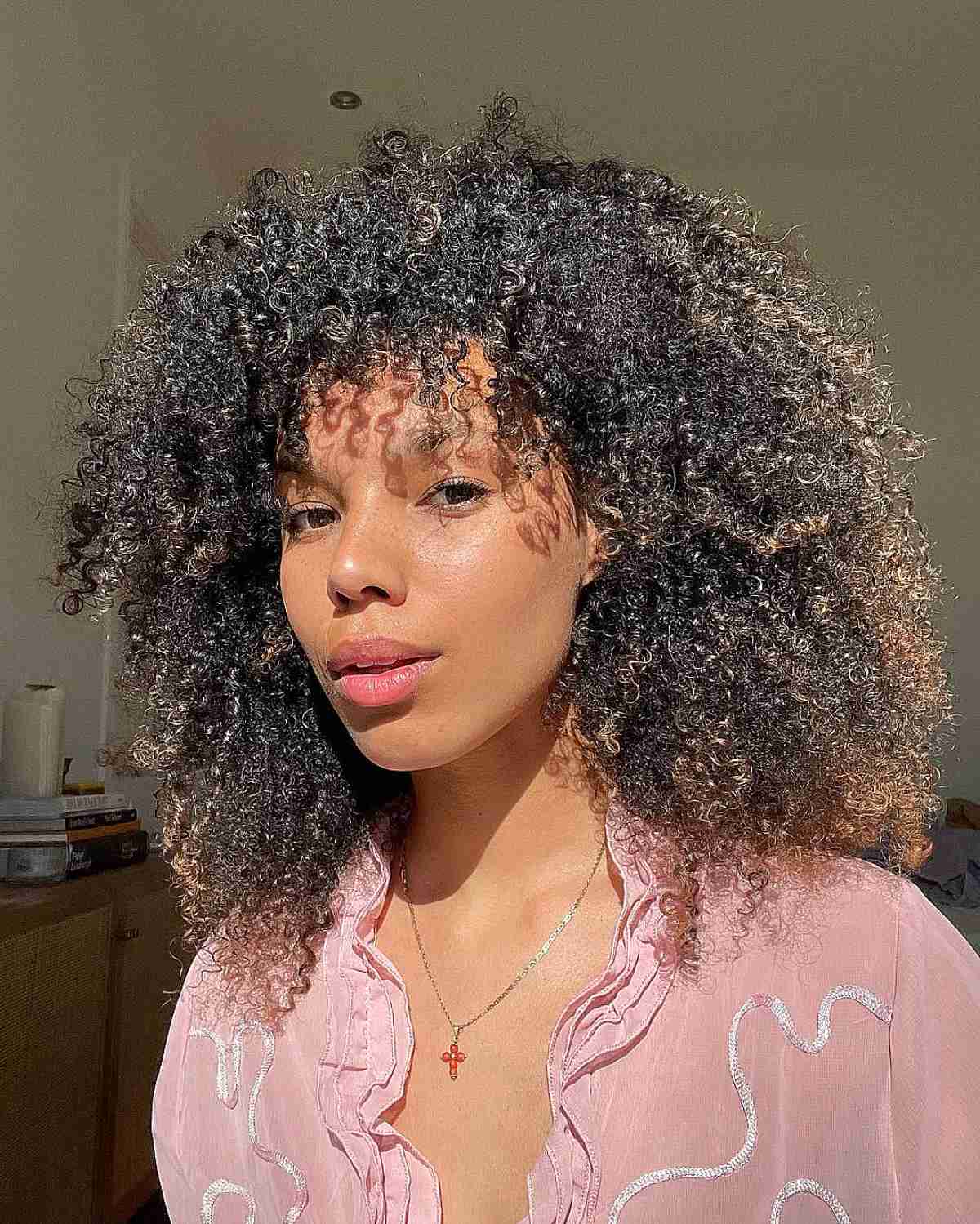 Natural Layered Kinky Hair with Blonde Accents