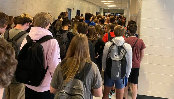 Back to school photos show kids without masks, no social distancing