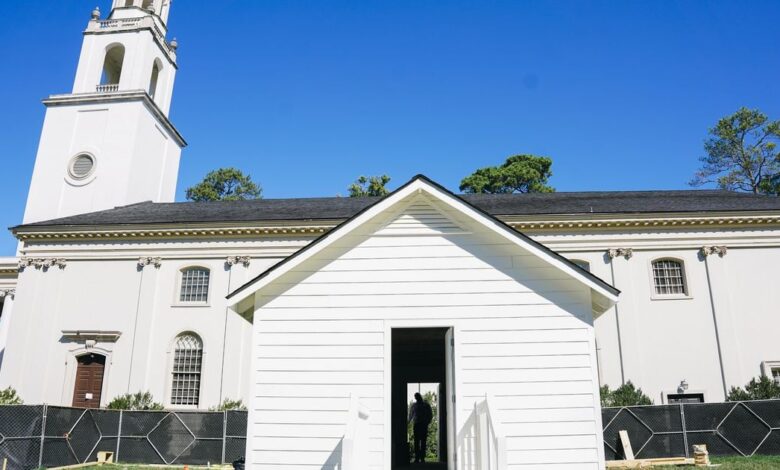 Atlanta artist’s ‘Praise House’ honors history and healing Atlanta artist’s ‘Praise House’ honors history and healing