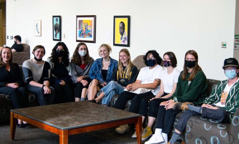 Student-led acquisition project diversifies St. Olaf’s art collection – St. Olaf College