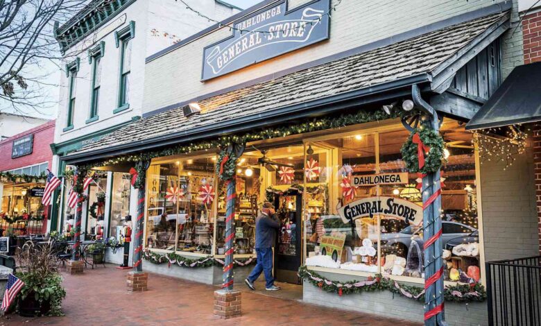 16 Best Destinations For A Classic Southern Christmas