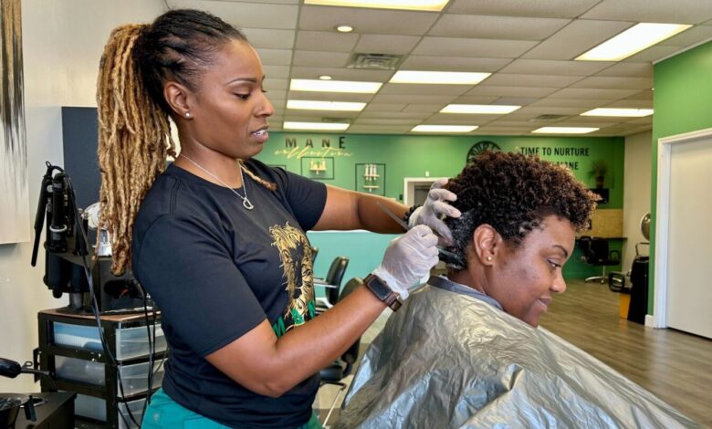 Cut, color, shave … support? Project trains Georgia hairstylists to be mental health advocates – WABE