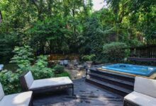 6 Atlanta Airbnbs with enticing hot tubs for cold-weather staycations
