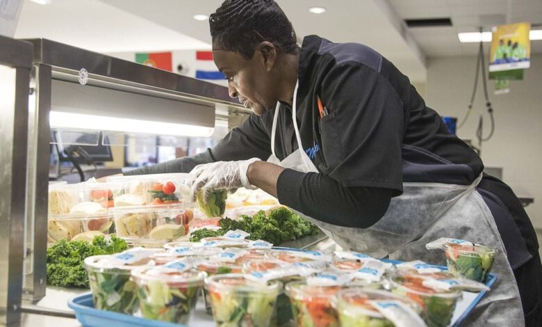 Nonprofit pays off lunch debt at nearly 300 metro Atlanta schools Nonprofit pays off lunch debt at nearly 300 metro Atlanta schools