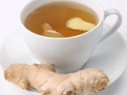 7 natural diuretics to eat and drink