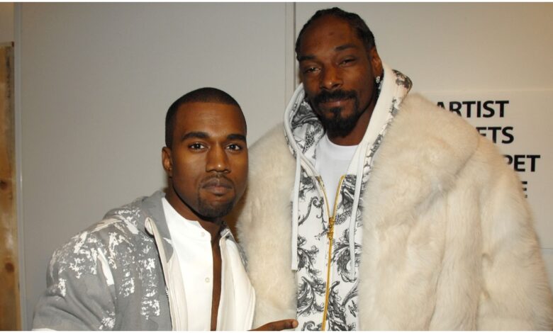 Snoop Dogg Roasts Kanye West’s ‘Space Boots’ Snoop Dogg Roasts Kanye West’s ‘Space Boots’