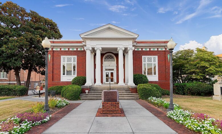 These Small Towns in Georgia Have the Best Historic Districts