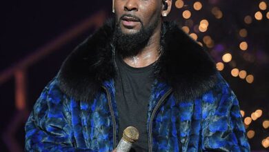 R Kelly manager Henry James Mason surrendered on terroristic threats