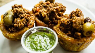Tostones rellenos at 2 Sistas Soul Food