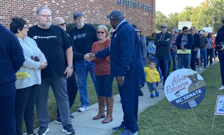 Early voting in North Carolina: Candidates campaign and cast ballots