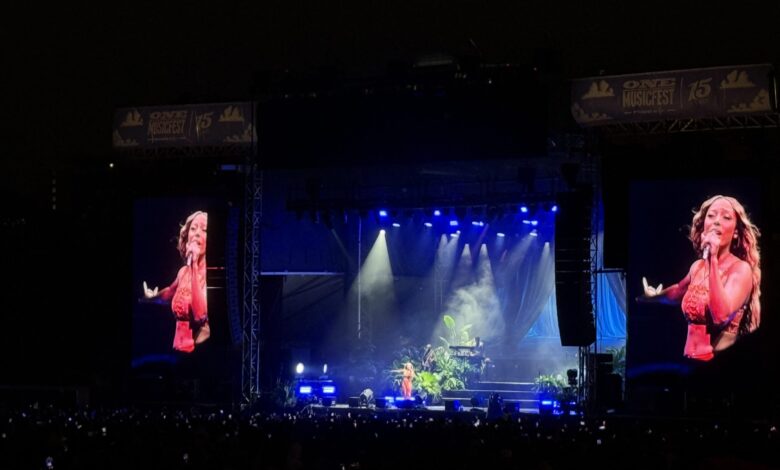 Victoria Monét looked fly as she gave a smooth performance at One Musicfest Victoria Monét looked fly as she gave a smooth performance at One Musicfest