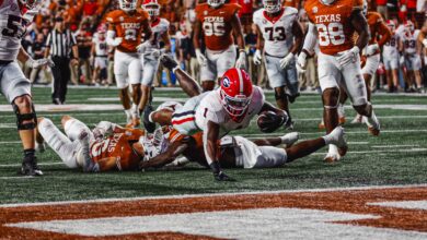 Georgia tops Texas 30-15 in Austin, Trevor Etienne shines