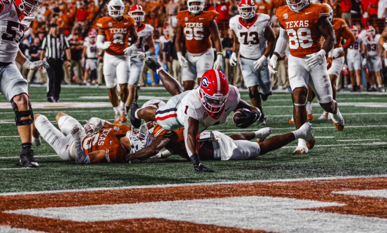 Georgia tops Texas 30-15 in Austin, Trevor Etienne shines