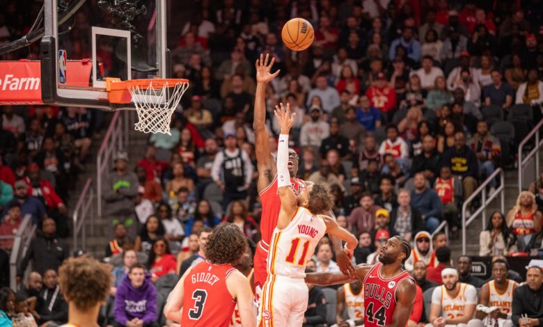 Bulls’ fourth-quarter surge leads to victory over Hawks