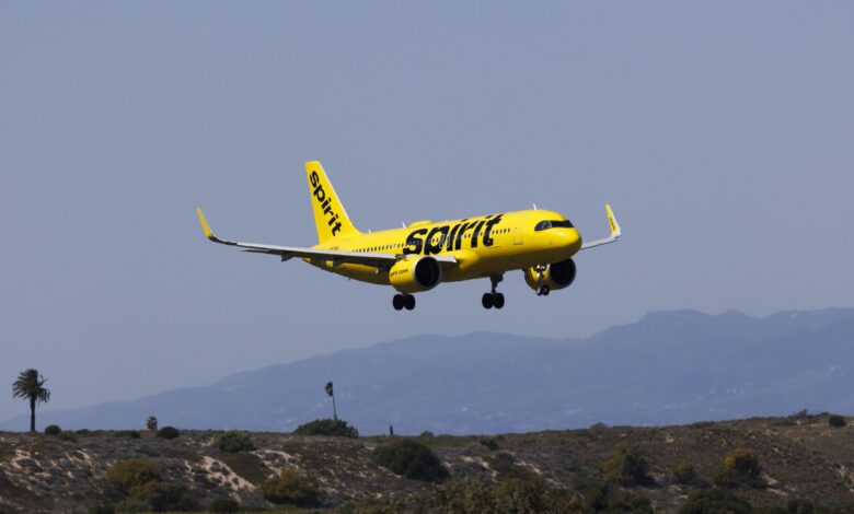 Spirit Airlines shares plummet as bankruptcy rumors emerge