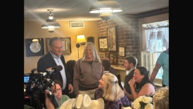 Harris-Walz campaign office in Savannah hosts Emhoff, Harris
